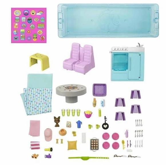 Barbie camper and pool RV - Picture 2 of 9